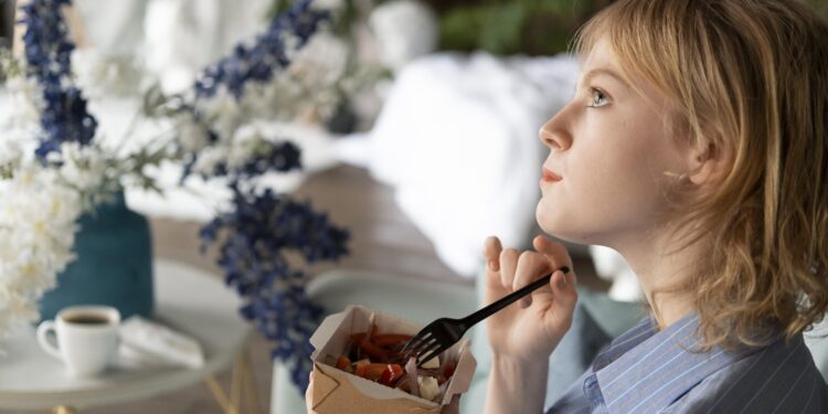 Mindful Eating: Awareness, Pleasure, and Ancestral Nutrition